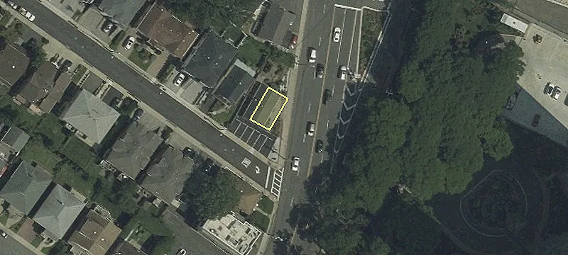 Two-Story Commercial Building For Lease