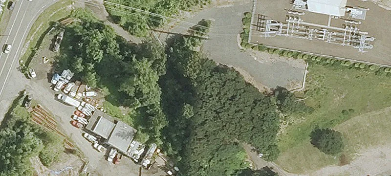 Commercial Garage on High-Traffic Route