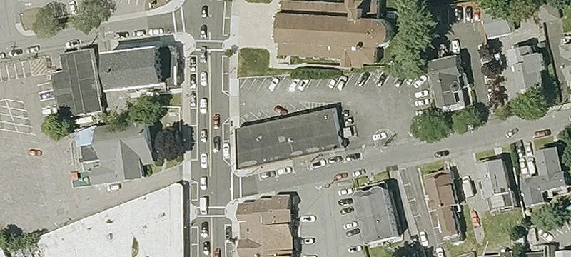 Retail Building Near South Braintree