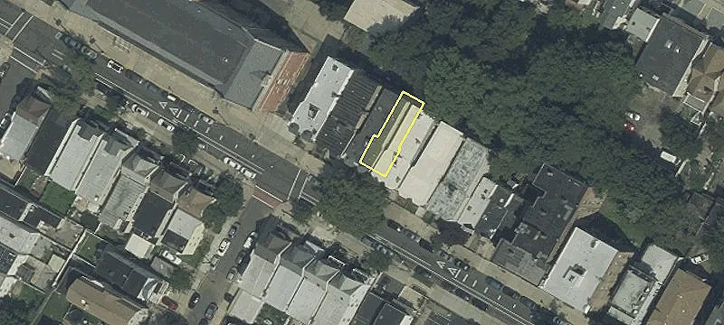 Renovated Multifamily Building Near University