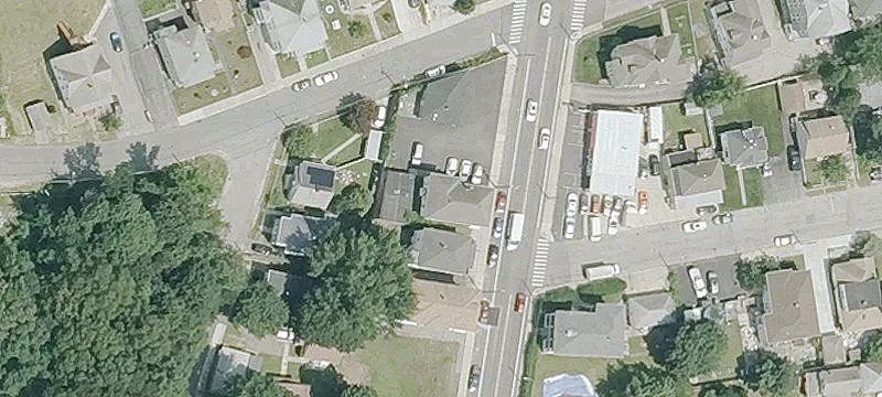 Spacious Retail Opportunity on Park