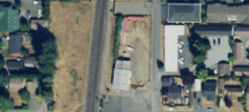 Fenced Yard Near I-5