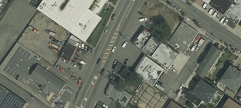 Bergen Blvd Retail/Warehouse Opportunity