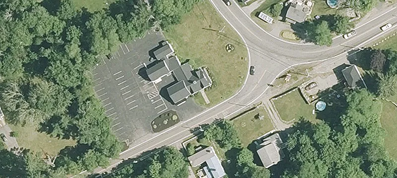 Commercial Building on Corner Lot