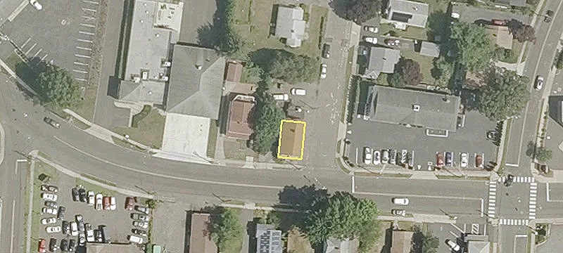 Updated Mixed-Use Property Near Beach
