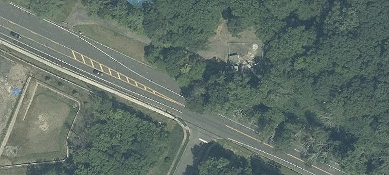 Commercial Unit in High-Traffic Location