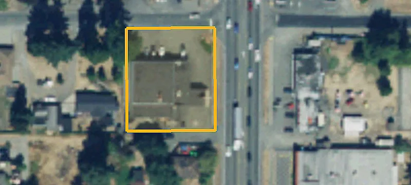 High-Traffic Automotive/Retail Opportunity
