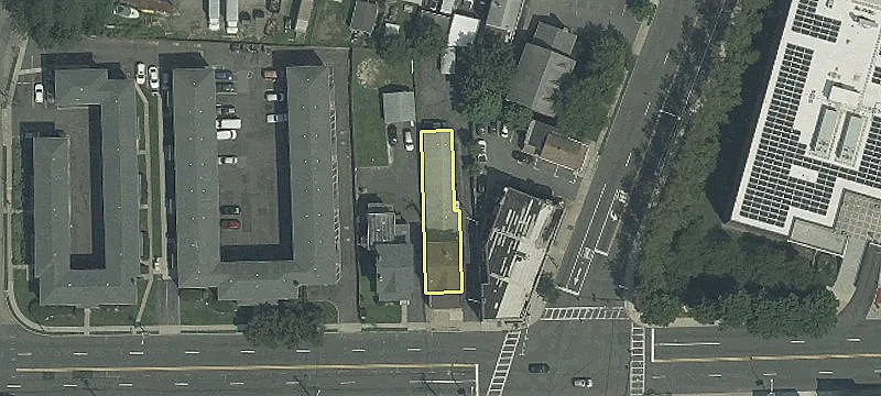 Retail Unit in High-Traffic Area