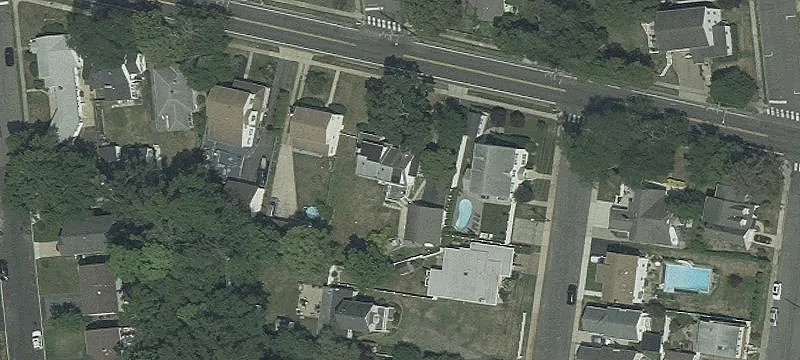 Oversized Lot Near the Beach