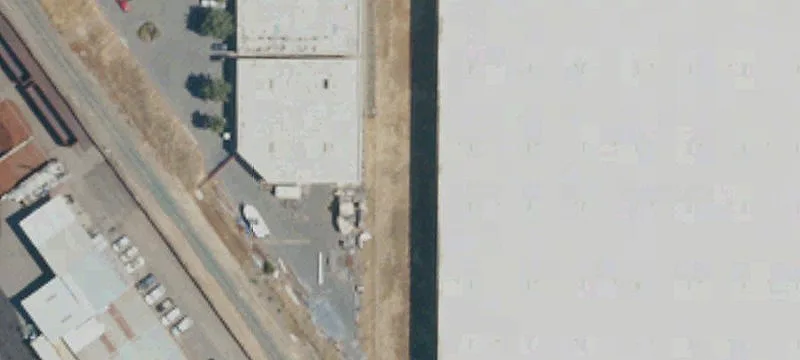 Warehouse with Yard For Lease