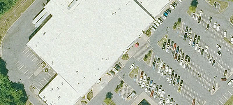 Former Oil Change Retail Space