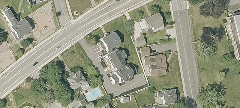 Freestanding Building Near Downtown