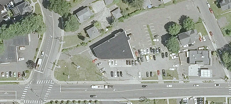 Retail Building Near City Center