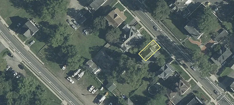 Oversized 2-Bay Garage For Rent