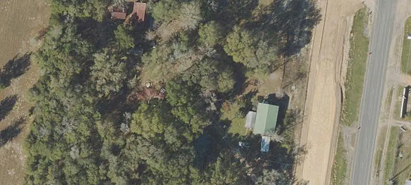 Large Lot with Multiple Garages
