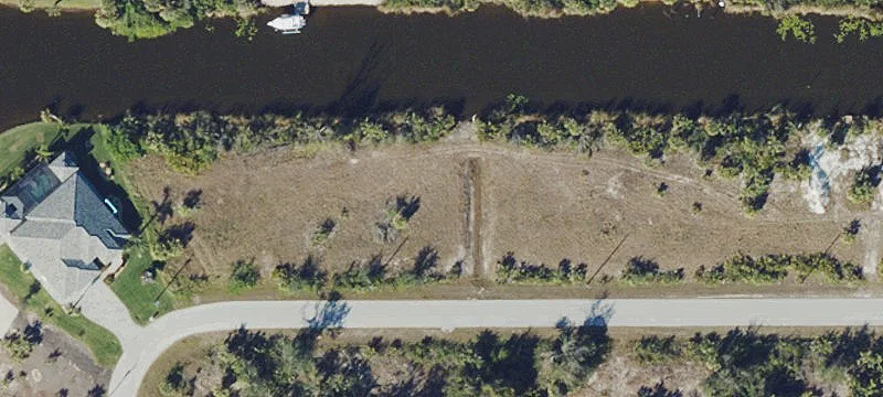 Buildable Sailboat Access Canal Lot