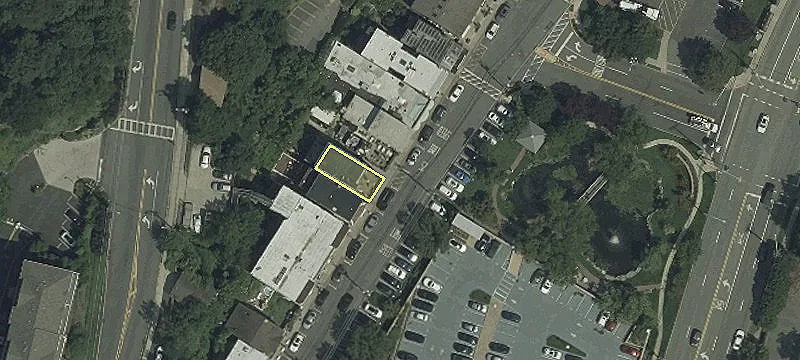 Spacious Retail Space in Edgewater