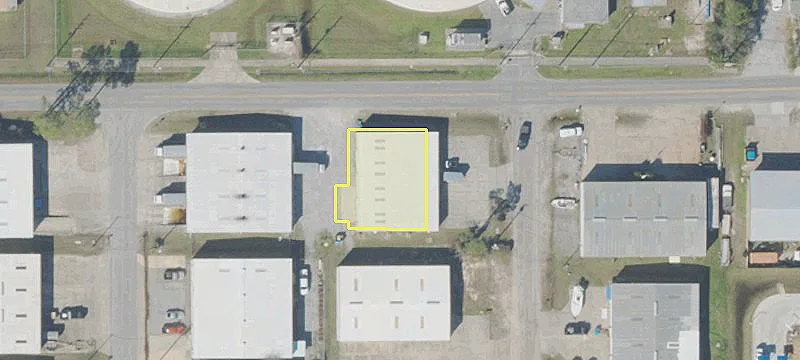 Updated Commercial Space with Warehouse