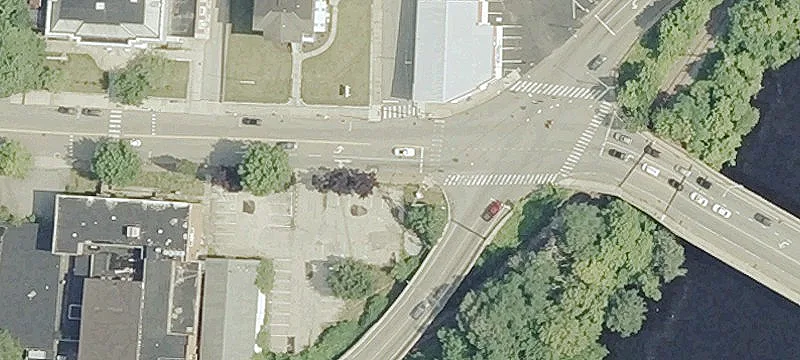 Versatile Commercial Space in Franklin Square
