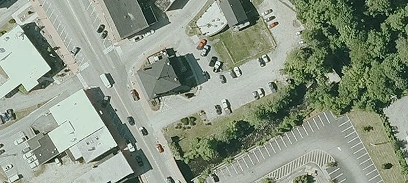 Commercial Building with Flexible Zoning