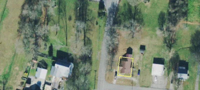Freestanding Building in Burns, Tennessee