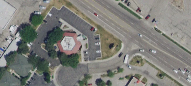 Garden City Freestanding Restaurant Opportunity