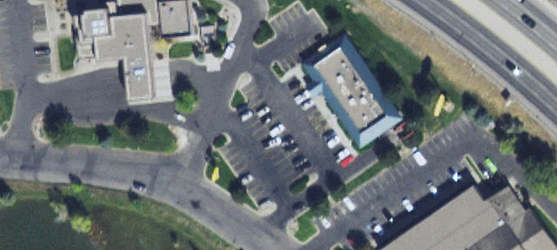 Restaurant/Retail Building in Prime Location