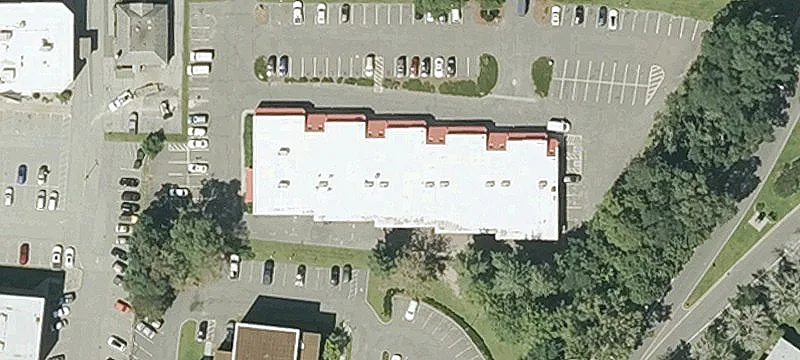 Retail Space in Busy Center