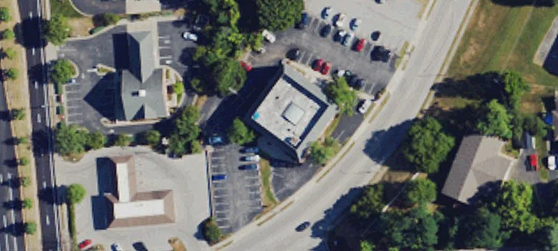 Suburban Office Building Near Shopping