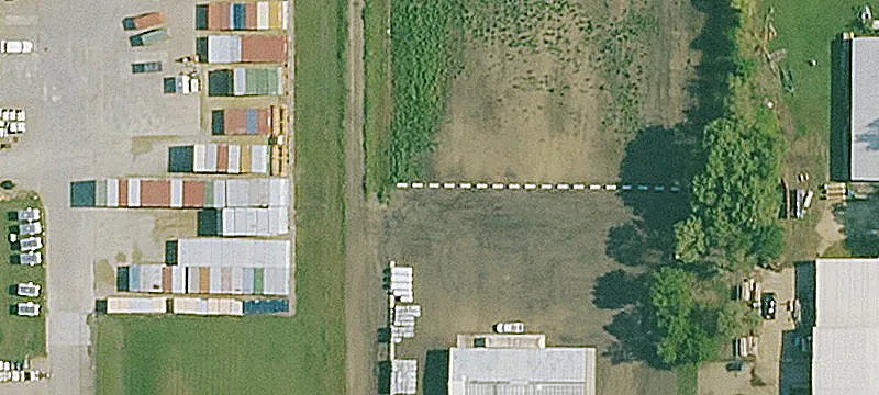 Functional Industrial Building on 1.5 Acres