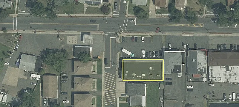 Retail Space Near Busy Turnpike