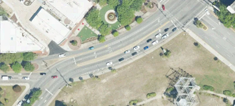 High-Traffic Retail/Office Space Available