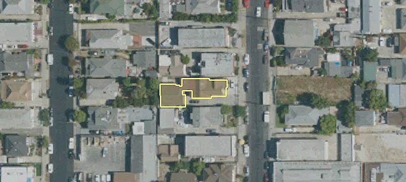Koreatown Showroom-Warehouse on Large Lot