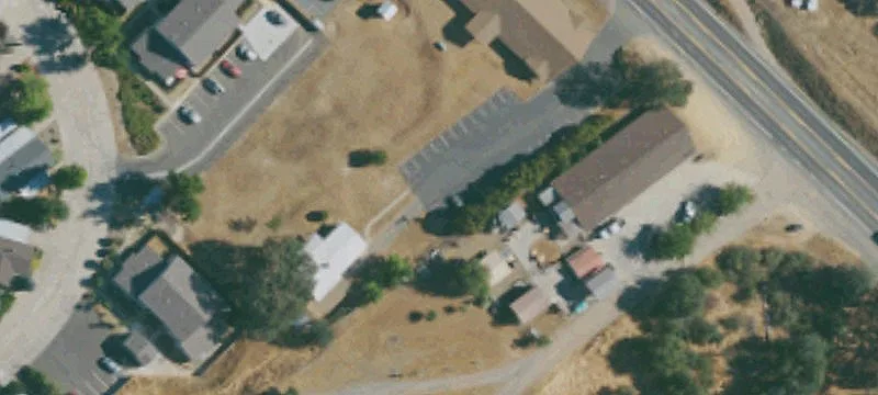 Versatile Commercial Building Near Yosemite