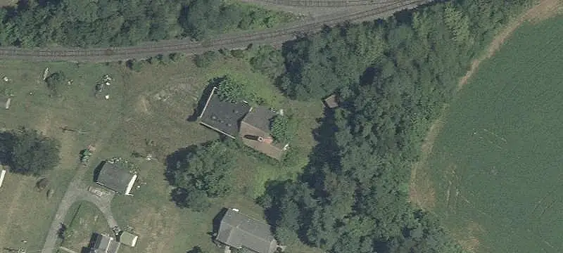 Versatile Commercial Building Near Route 301