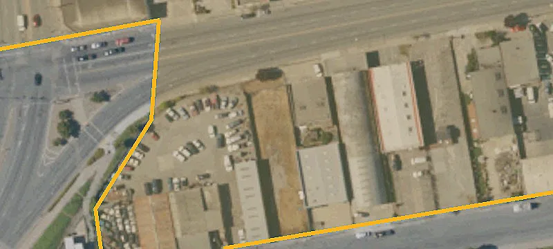 Corner Lot on Major Thoroughfare