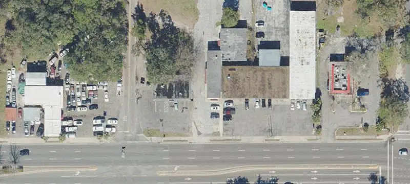 Adaptable Commercial Building For Sale