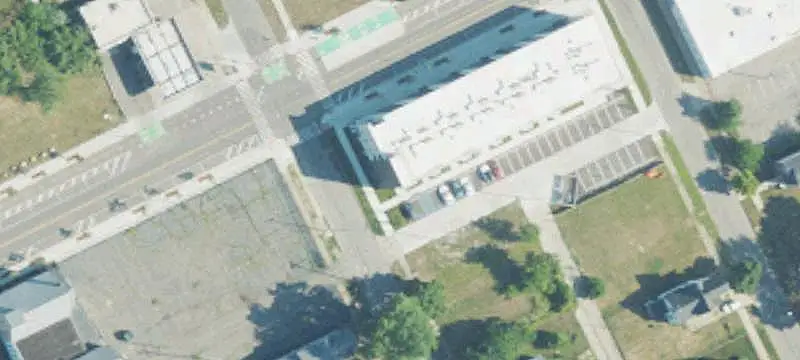 Prime Ground-Level White Box Space