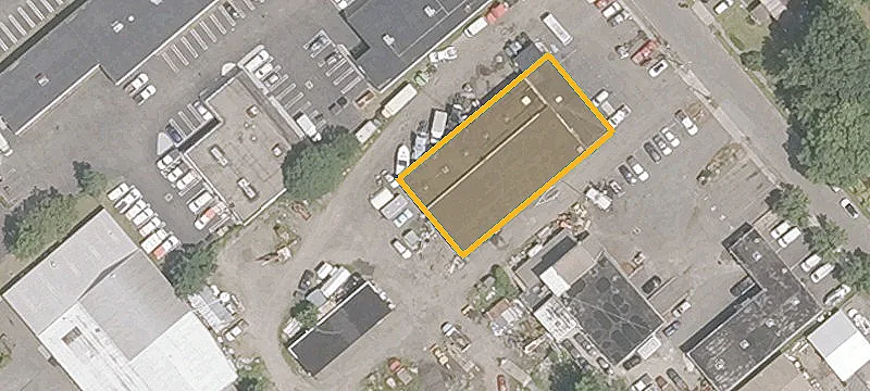 Three-Unit Industrial Building on 1.39 Acres