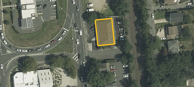 Investment Opportunity on Busy Road