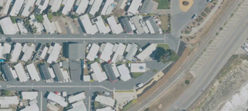 Modernized Mobile Home Near Beach