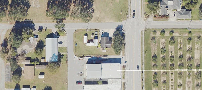 Downtown Frostproof Building with Potential