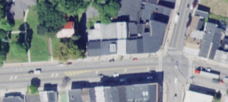 Adaptable Storefront in High-Traffic Location