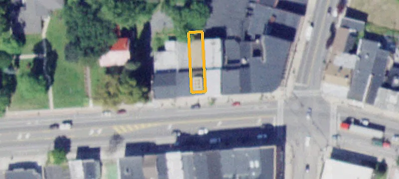 Mixed-Use Building in Waterloo Village
