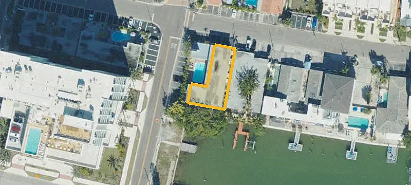 Waterfront Motel with Dock
