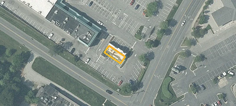 Retail Space in Carroll Plaza