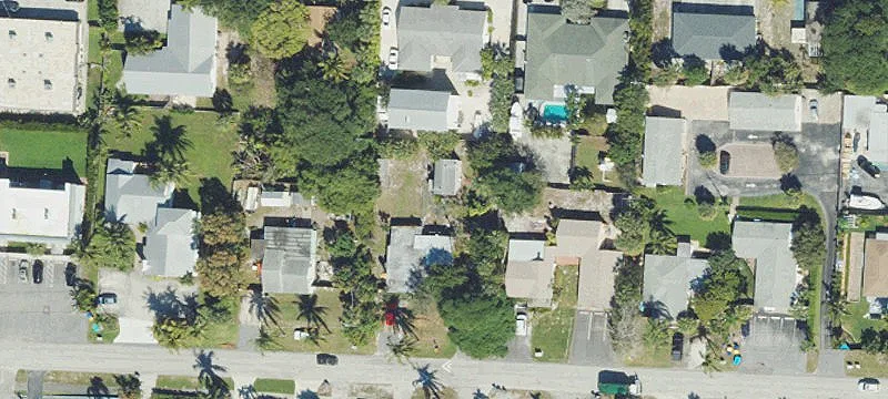 Updated Triplex in Prime Location