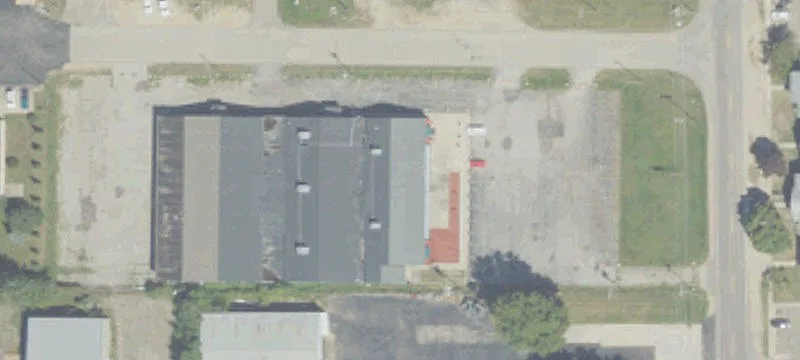 Versatile Commercial Building in Benton