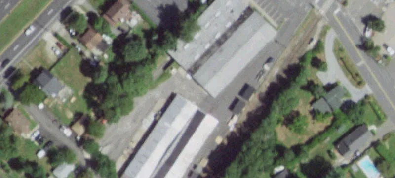 Versatile Industrial Unit with Showroom