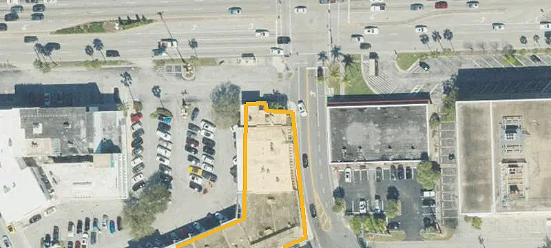 Office-Retail Space Near Shopping Center